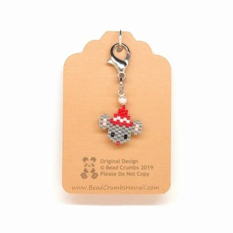 Diy Christmas Earrings, Beaded Charms, Brick Stitch Pattern, Christmas Bead, Christmas Mouse, Beadwork Patterns, Christmas Charms, Beaded Animals, Seasonal Crafts