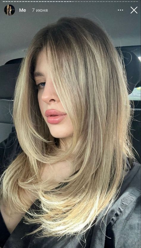 Blond Hair With Brown Roots, Blonde With Brown Roots, Korean Hairstyle Ideas, Short Length Hair, Cool Blonde Hair Colour, Perfect Blonde Hair, Blonde Hair Transformations, Aesthetic Hairstyles, Wine Hair