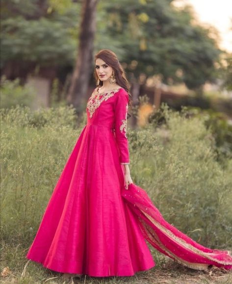 Pink Pakistani Dress, Pink Dress Design, Gowns Dresses Indian Party Wear, Gowns Dresses Indian, Affan Waheed, Desi Dress, Mehndi Dress, Rose Dark, Pakistani Clothes