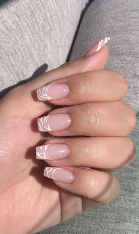 Nails Inspiration Mid Length, Mid Nails Ideas Square, Fresh Set Nails, Square Shape Nail Ideas, Cute Nails Mid Length, Square Mid Length Nails, Minimal Square Nails, Nail Ideas Mid Length, Square Shaped Nails Design