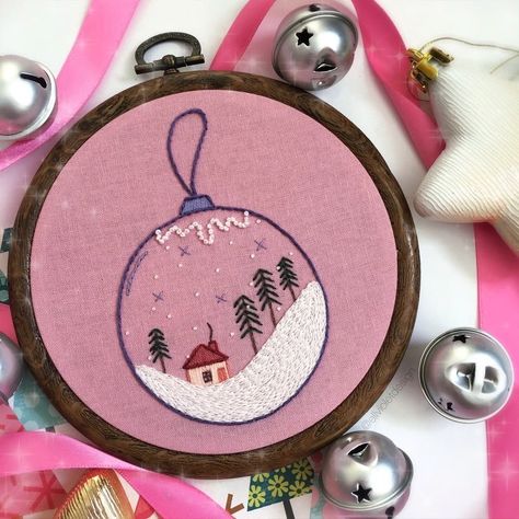 Embroidery Patterns Videos, Christmas Hand Embroidery, Holiday Embroidery, Christmas Embroidery Patterns, Pastel Christmas, Diy Embroidery Kit, Bauble Ornaments, Christmas Embroidery Designs, Diy Embroidery Patterns