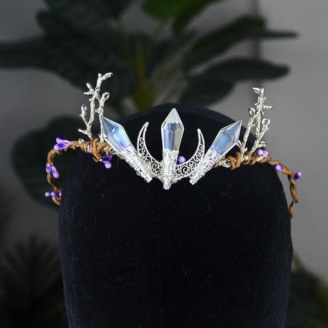 Product material: synthetic crystal stonePlease note that since the products are all handmade, as shown in the picture, there will be wires tangled, customers who mind, please check carefully before placing an order Circlet Crown, Moon Tiara, Witch Headband, Crescent Moon Jewelry, Crystal Hair Accessories, Crystal Tiara, Princess Jewelry, Wiccan Jewelry, Headpiece Jewelry