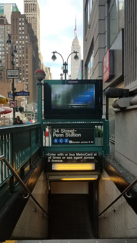 Public Transportation Aesthetic, Subway Station Aesthetic, Subway Reference, New York Train Station, New York Subway Station, Urban Sculpture, Nyc Decor, Ny Subway, New York City Buildings