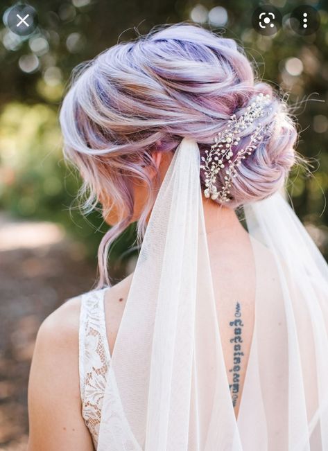 Messy Bun Wedding, Wedding Hair Colors, Lilac Hair, Wedding Hairstyles With Veil, Best Wedding Hairstyles, Messy Bun Hairstyles, Wedding Dress Pictures, Messy Hair, Jane Birkin