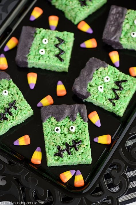 Frankenstein Rice Krispies Treats –these Halloween treats are great for parties and Halloween movie nights! MichaelsMakers A Pumpkin And A Princess Frankenstein Rice Krispie Treats, Pumpkin Diorama, Halloween Rice Krispie Treats, Pasteles Halloween, House Pumpkin, Popcorn Mix, Halloween Movie Night, Cake Mug, Muddy Buddies