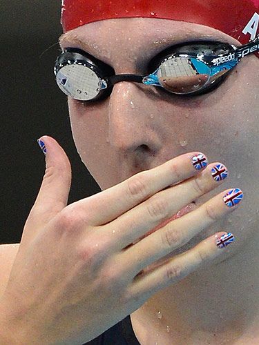 Rebecca Adlington, 400m & 800m Freestyle Bronze Medalist, London 2012 Swimming Quotes Motivational, Rebecca Adlington, Union Jack Nails, Olympic Nails, Swimming Motivational Quotes, Swimming Posters, Team Photoshoot, Posh Nails, Women Swimming