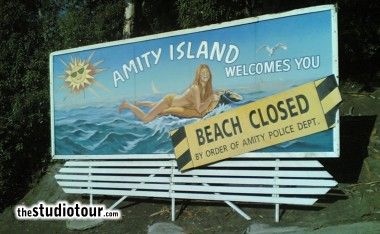 Hollywood Travel, Horror Memes, Cool Facebook Covers, Amity Island, Hollywood Studio, Christmas Yard Decorations, Police Dept, Universal Studios Hollywood, Beach Ideas