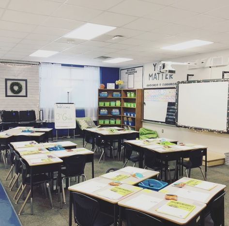 Large Class Seating Arrangement, Table Layout Classroom, Student Seating Ideas, Narrow Classroom Layout, Desk Placement In Classroom, L Shape Teacher Desk, Classroom 2023-2024, Desk Ideas Classroom, Classroom Desk Layout Elementary