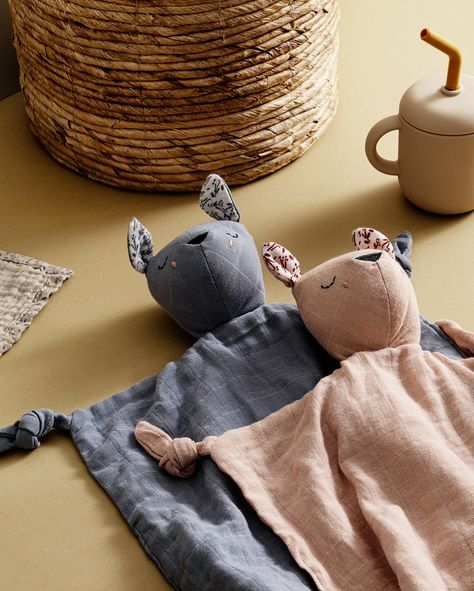 Adorable, soft & lightweight! Our pocket pal comforters are both cute & practical. It can easily be tucked into it’s pouch, creating a hand-held soft toy that your baby can take with them wherever they go! #maisonrue #maisonruekid #softtoy #softtoys #lovey #comforterbaby #securityblanket #babytoys #babysoother Pocket Pals, Pocket Pal, Baby Lovey, Cotton Comforters, Baby Soft Toys, Perfect Baby Shower Gift, Security Blanket, Nursery Ideas, Shower Gifts