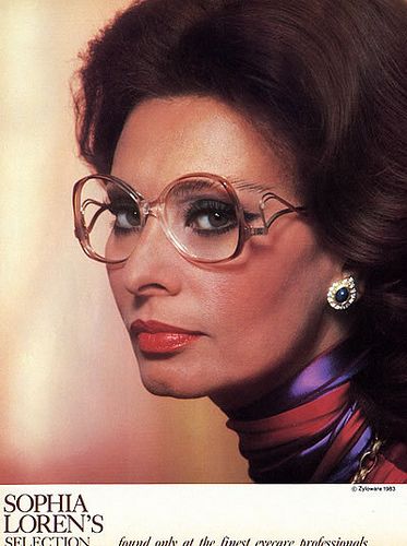 old movie stars with Glasses | Besides, I always liked those old glasses. There was something about ... 80s Glasses, Big Glasses, Sofia Loren, 80s Women, Popular Actresses, Classic Actresses, Wearing Glasses, Sophia Loren, Girls With Glasses