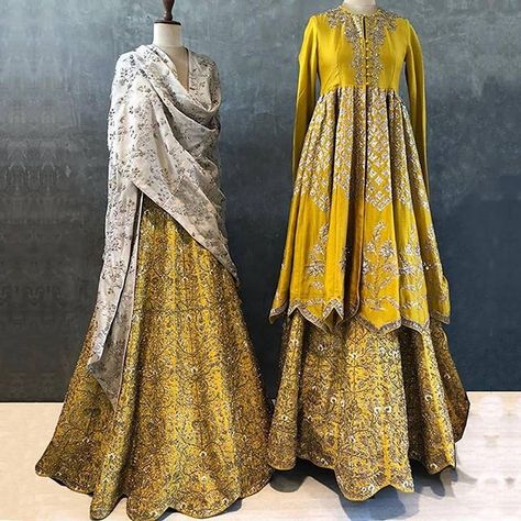 Shree Designer Saree on Instagram: “Irresistible Designs That Fill Your Soul !! 💋 These Are Just Out Of The World | Handmade Lehenga's That Will Never Disappoint | Shop Now…” Haldi Outfit Ideas, Churidar Pattern, Indowestern Lehenga, Fusion Dress, Ceremony Outfit, Haldi Ceremony Outfit, Jayanti Reddy, Haldi Outfit, Blue Lehenga