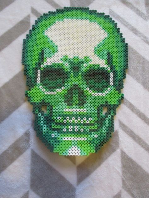 Melty Bead Designs, Pearl Beads Pattern, Perler Bead Templates, Halloween Beads, Melty Beads, Diy Perler Beads, Pixel Art Pattern, Perler Beads Designs, Perler Bead Art