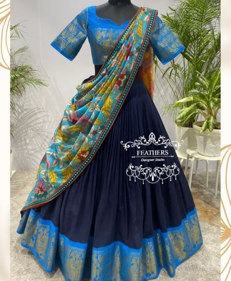 Kalamkari Chunni, Frocks For Teenager, Gown Images, Half Sari, Indian Long Dress, Bride's Sister, Simple Frock, Girls Frocks, Langa Voni