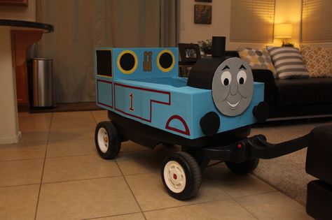 Diy Thomas The Train, Thomas The Train Costume, Wagon Costume, Train Wagon, Birthday Party Details, Train Costume, Thomas The Train Birthday, Thomas Birthday Parties, Halloween Train