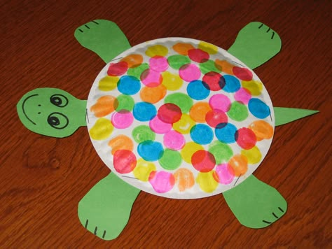 Do you have paper plates? If so, then you’re in luck! We’ve found you 40 fun paper plate craft projects to try. What may surprise you most about these paper plate crafts is that you can make just about anything you can imagine, with a little effort. From a spaceship, a princess crown and a Paper Plate Turtle, Summer Preschool Crafts, Kerajinan Diy, Turtle Crafts, Paper Plate Crafts For Kids, Ocean Crafts, Daycare Crafts, Paper Plate Crafts, Plate Crafts