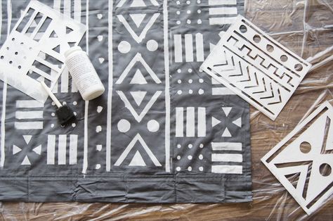 Love the look of mud cloth textiles? Try these free downloadable stencils to recreate the look in your home! Rental Updates, Cabinet Covers, Fabric Stencil, Mud Cloth Pattern, Free Printable Stencils, Mud Cloth Fabric, Printable Stencils, Stencil Paint, Cloth Curtains