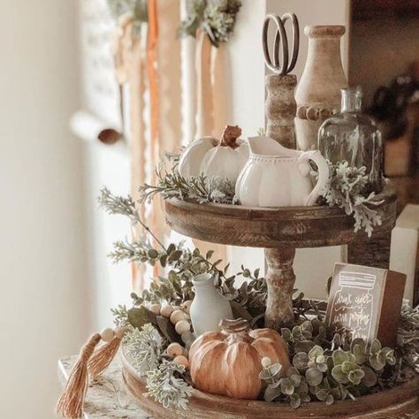 Room Fall Decor, Fall Tray, Table Halloween, Fall Tiered Tray Decor, Fall Table Centerpieces, Decor Color Schemes, Fall Living Room Decor, Fall Kitchen Decor, Fall Living Room