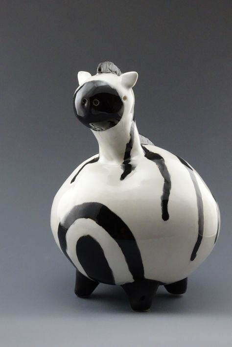 Hollow Form Ceramics, Hollow Form, Pottery Animals, Ceramic Ideas, Clay Animals, Ceramics Pottery Art, Ceramic Animals, Ceramics Pottery, Piggy Bank