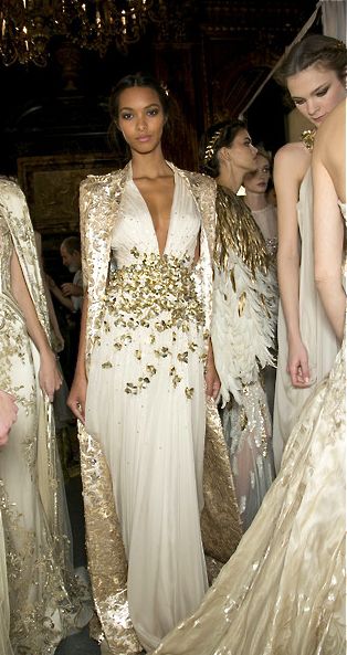 Zuhair Murad gorgeous white and gold gowns White And Gold Gown, Zuhair Murad Haute Couture, Gold Gown, فستان سهرة, Looks Street Style, Zuhair Murad, Couture Gowns, Gorgeous Gowns, Emilio Pucci