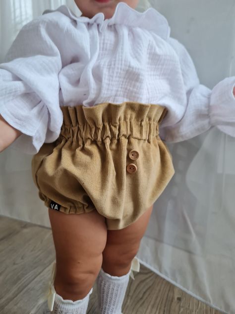 Bloomer Shorts Outfit, Bloomers Outfit, Bloomers Shorts, Baby Bloomers, Shorts Cute, Baby Style, Organic Baby Clothes, Baby Shorts, Baby Outfit