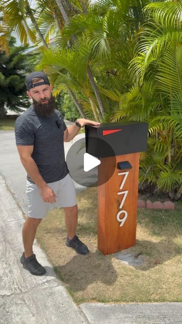 16 likes, 0 comments - dreammailboxes on April 24, 2024: "Here’s an easy upgrade to our Agave Post 2.0 Mailbox. Larger 6” modern numbers on both sides with a colonial maple base. Message us to customize your new mailbox 📫🏡 #custommailbox #designerhome #architecturedetails #homeimprovement #exteriordesign #gardenstyle #luxurylifestyle #modernarchitecture #outdoordesign #dreamhouse #contemporarydesign #woodworking". Modern Mailboxes Ideas, Modern Mailbox Ideas, Mailbox Post Ideas, Modern Mailboxes, Contemporary Mailboxes, New Mailbox, Custom Mailboxes, Modern Mailbox, Mailbox Design