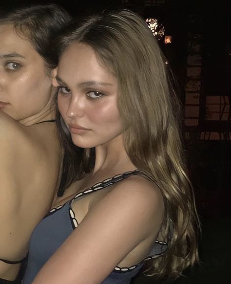 Lily Rose Depp Black Hair, Lily Rose Depp Matching Pfp, Lily Rose Depp Core, Lily Rose Depp Icons, Lily Rose Depp Dark Hair, Lily Rose Depp Iconic Pictures, Lily Rose Depp Dark Aesthetic, Lily Rose Depp Old Instagram, Jimin Black Hair