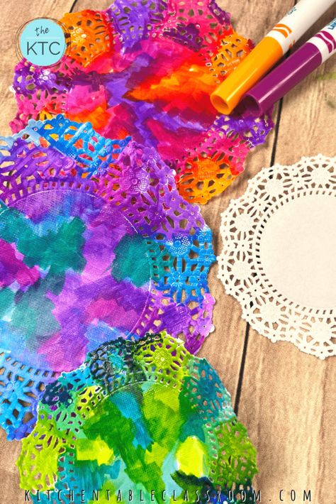 Paper Doily Art, Elderly Activities Crafts, Recycle Bottles, Paper Doily Crafts, Doily Crafts, Crafts 2024, Paper Lace Doilies, Doily Art, Printmaking Projects