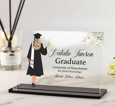 College Graduation Gift Ideas For Her, Gifts For Graduating Seniors, Congratulations Gift Ideas, Graduation Present Ideas, Graduate Gift Ideas, Graduation Gift Ideas College, Gift Ideas For Seniors, Grad Gift Ideas, Gifts For Graduates