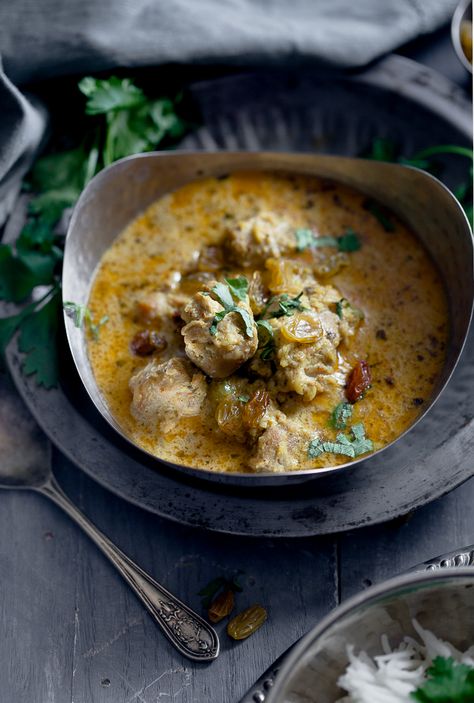 Korma Sauce, Indian Chicken Dishes, Coconut Milk Chicken, Indian Chicken Recipes, Chicken Korma, Chicken Gravy, Baked Tofu, Desi Food, Free Living