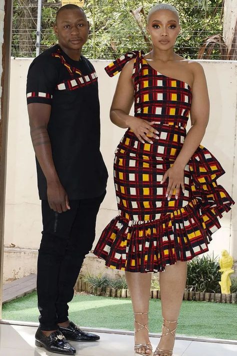 Afro Clothing, Outfit Couple, Couples African Outfits, South African Traditional Dresses, African Men Clothing, Dress Couple, African Bridal Dress, Trendy Ankara Styles, Black Women Dress