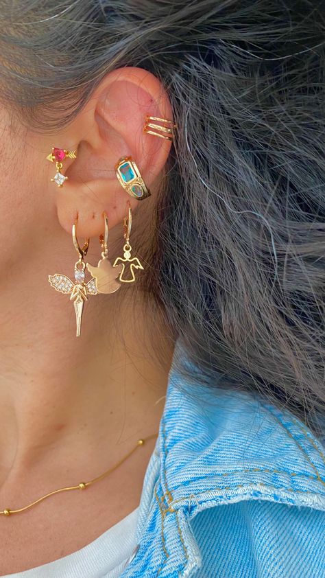 3 Lobe Piercings, Ear Styling, Ear Cuff Piercing, Fondant Rose, Piercing Inspo, Cool Ear Piercings, Pretty Ear Piercings, Indian Jewelry Earrings, Cute Ear Piercings