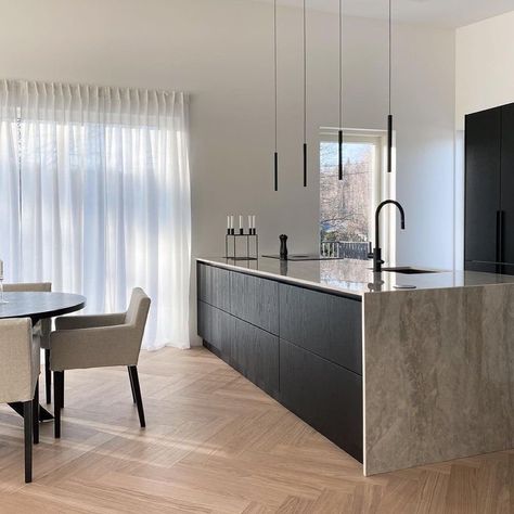 Revix USA Home Decor on Instagram: “The Wood-look Porcelain Tile makes the space more pleasant! The best is that it can be used in several spaces. 😍 #revixusa #revixmiami…” Dekton Arga, Porcelain Tile, The Space, A Kitchen, Dining Bench, Elegant Design, Kitchen Design, Home Kitchens, Tile