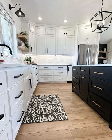 30 Ideas for White Kitchen Cabinets With Black Hardware Kitchen Cabinets Black Hardware, White Kitchen Cabinets Black Hardware, Kitchen Cabinets With Black Hardware, High Kitchen Cabinets, White Cabinets Black Hardware, Cabinets With Black Hardware, Black Hardware Kitchen, Barndominium Kitchen, Black And White Cabinets