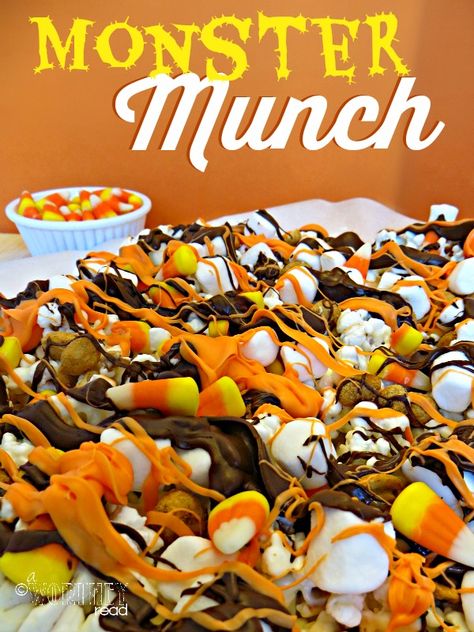 Halloween Crunch Munch, Monster Crunch, Monday Halloween, Popcorn Treat, Monster Munch, Halloween Popcorn, Halloween Food Treats, Halloween Treats Easy, Microwave Popcorn