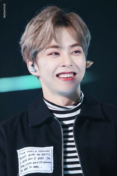 Fix, ini anggota Keluarganya BOBROK SEMUA Kalau gak suka, silahkan p… #fanfiction #Fanfiction #amreading #books #wattpad Kim Minseok Exo, Exo Album, Exo Lockscreen, Exo Ot12, Exo Fan, Kim Min Seok, Exo Xiumin, Xiu Min, Kim Jongdae