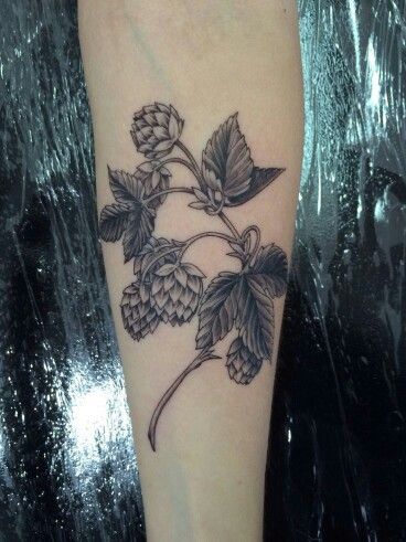 Beer Tattoo Ideas, Hop Vines, Beer Tattoo, Ripped Skin Tattoo, Hop Tattoo, Beer Tattoos, Hops Plant, Mechanic Tattoo, Food Tattoos