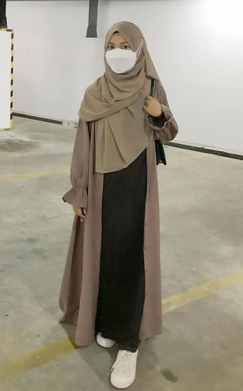 Outfit Muslimah Ideas, Muslimah Outfit Syari, Gamis Casual Hijab Outfit, Hijab Outfit Syari, Outer Hijab, Hijabi Muslimah, Muslimah Outfit, Modern Hijab Fashion, Muslim Outfits Casual