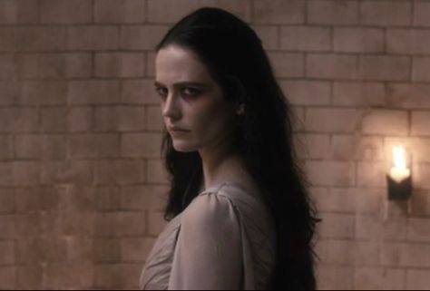 Eva Green went to hell and back during her three seasons playing Penny Dreadful’s Vanessa Ives, and yet the actress admits that parting ways with her tortured alter ego will be far from painl… Eva Green Penny Dreadful, Felicity Rose Hadley Jones, Vanessa Ives, Samantha Robinson, Erin O'connor, The Vampires Wife, Vegas Fun, Penny Dreadful, Healthy Food List