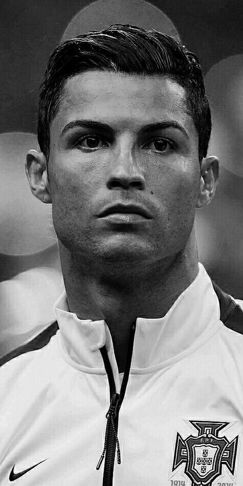 Ms Dhoni Black And White, Ronaldo Black And White, Cristiano Ronaldo Portrait, Ronaldo Drawing, Charcoal Drawing Tutorial, Cristiano R, Ronaldo Madrid, Cristiano Ronaldo Hairstyle, Cristiano Ronaldo Body