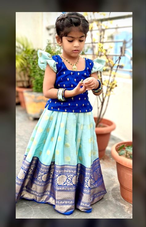 Pattu Parikini Blouse Designs, Pattu Pavadai Design, Pattu Langa For Kids, Kids Pattu Langa Designs, Pattu Pavadai Kids Blouse Designs, Pattu Lehenga For Kids, Border Instagram, Langa Designs, Pattu Pavadai Kids