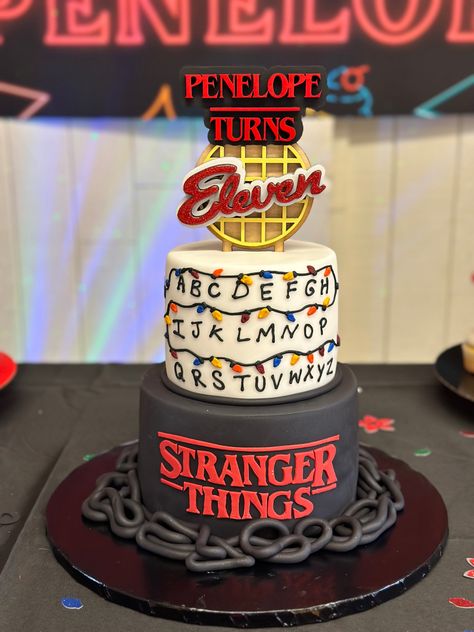 Stranger Things Cakes Birthday, Birthday Party Stranger Things, Stranger Things Themed Birthday Party, Stranger Thing Birthday Party, Eleven Birthday Party Ideas, Stranger Things Birthday Party Ideas Decoration, Stranger Things Birthday Party Cake, Eleven Stranger Things Cake, Stranger Things Sweet 16 Party