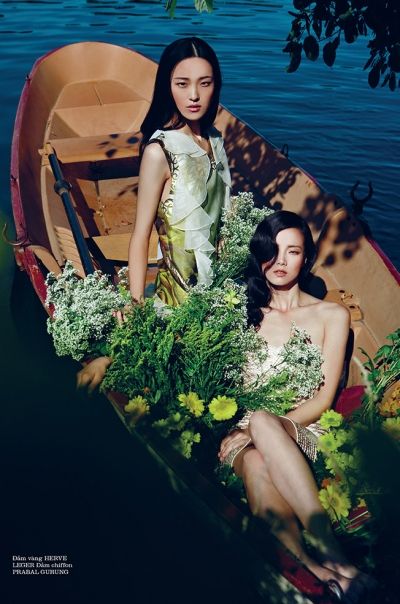 Elle Vietnam Jin Chen, Boat Photoshoot, Vietnam Fashion, Editorial Art, Total Beauty, Vogue Uk, Fashion Photography Inspiration, Floral Fashion, Fashion Photography Editorial