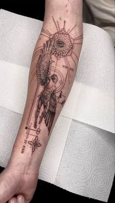 Geometric Tattoo Sleeve, Geometric Tattoo Leg, Mandala Tattoo Men, Icarus Tattoo, Mens Body Tattoos, Geometric Tattoo Sleeve Designs, Roman Tattoo, Mangas Tattoo, Atlas Tattoo