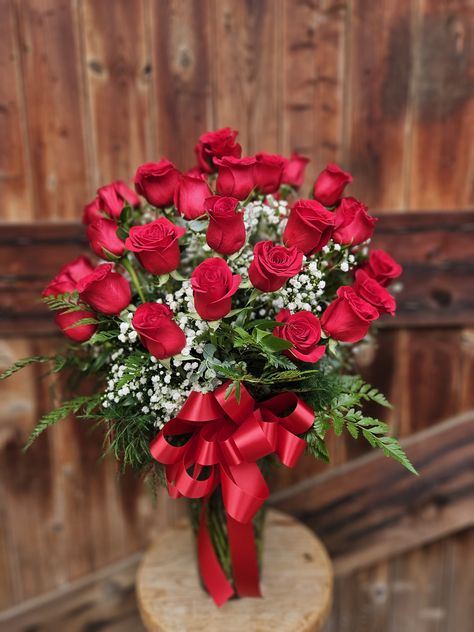 Check out this stunning bouquet of a dozen red roses! Each rose is picked for its bright color and full petals. Perfect for any special occasion or just to show someone you care. This beautiful arrangement from Stems Floral & More will bring joy and elegance to any space. Order now to make someone's day extra special. A Dozen Roses Bouquets, Dozen Red Roses, Buy Flowers, Local Florist, Say I Love You, Bright Color, Red Roses, Florist, Flower Arrangements