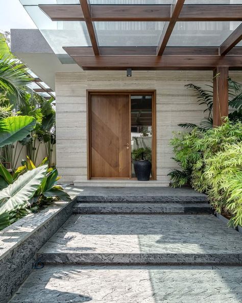 Bungalow Entrance, Hall Design Interior, Dominican Style, Car Porch Design, Entrance Foyer Design, Morden House, Chainsaw Sharpener, Tropical Landscape Design, Interior Design Instagram