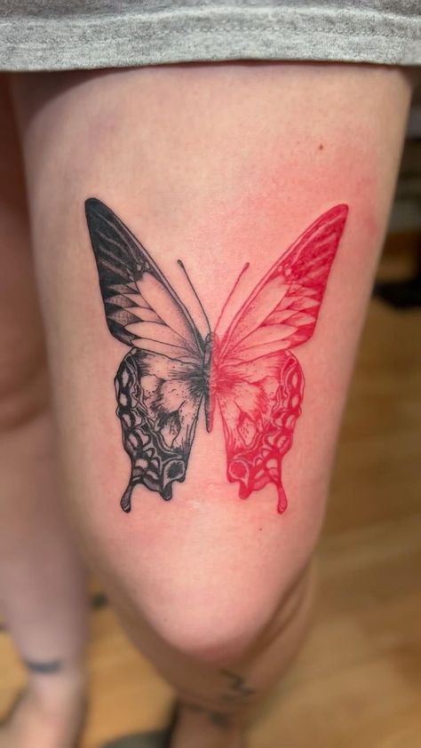 Unique Butterfly Tattoos, 16 Tattoo, Hand Tattoos For Girls, Tattoos For Girls, Pretty Hand Tattoos, Unique Butterfly, Pretty Tattoos For Women, Red Ink Tattoos, Dope Tattoos For Women