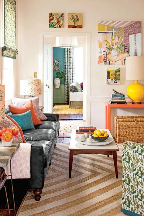 Fashion Multi-Purpose Rooms | From cozy cottages to teeny studio apartments, small spaces have big potential. Whether you’re looking to maximize a small closet or are learning to live in 600 square feet, we have 50 tips and tricks to help you make the most of decorating small spaces. While short on square footage, there are countless opportunities to take advantage of in tiny, often-overlooked spaces. Being smart about small space decorating is important from a practical standpoint—there is only Små Rum Lidt Plads, Lulie Wallace, Colourful Living Room, Small Living Room Decor, Small Room Design, Space Decor, Simple Bedroom, Decorating Small Spaces, Apartment Living Room