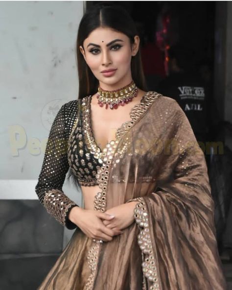 Mouni Roy Instagram, Indian Outfits Lehenga, Mouni Roy, Lehenga Designs Simple, Indian Bride Outfits, Velvet Dress Designs, Simple Kurta Designs, Traditional Indian Dress, Sari Blouse Designs