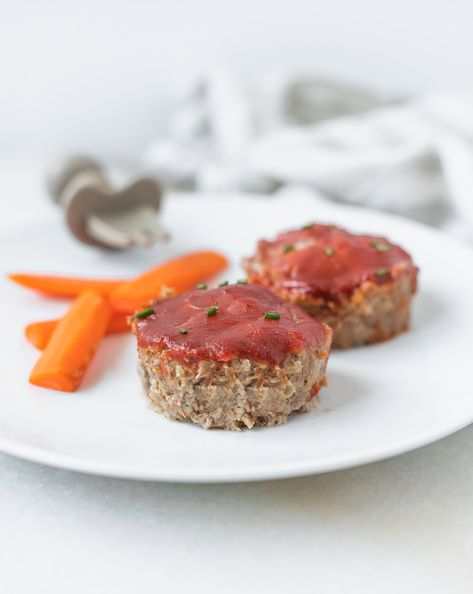 Easy Baby Friendly Meatloaf - Baby Led Bliss Baby Meatloaf, Meatloaf Cups, Leftover Meatloaf, Meatloaf Ingredients, Meatloaf Muffins, Carrot Fries, Cooked Carrots, Meatloaf Recipe, Quick Oats