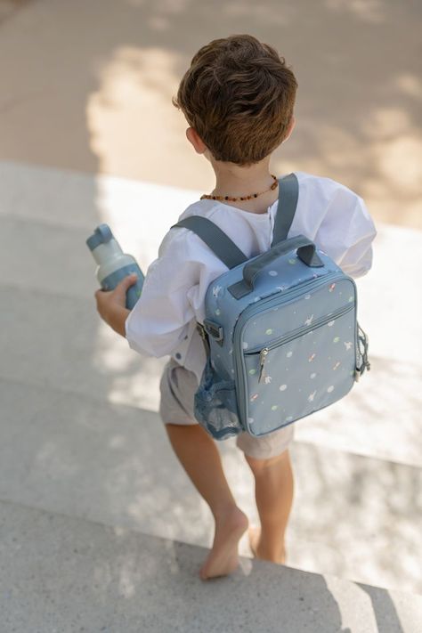 Your kids go through 3 to 5 meals in a day. So, they need a kids lunch bag when they’re out of home or at nursery/school that can carry enough food to make mealtime more enjoyable. That is the case with our Insulated Lunch Bag Backpack. Our toddler lunch bag is small, lightweight and easy to carry, making it the perfect companion for on-the-go or school-day meals. Boys Lunch Bags, Boys Lunch Boxes, Lunchbox Bag, Leather Lunch Bag, Toddler Lunch, School Lunch Bag, The Lunchbox, Kids Lunch Bags, Backpack Lunch Bag